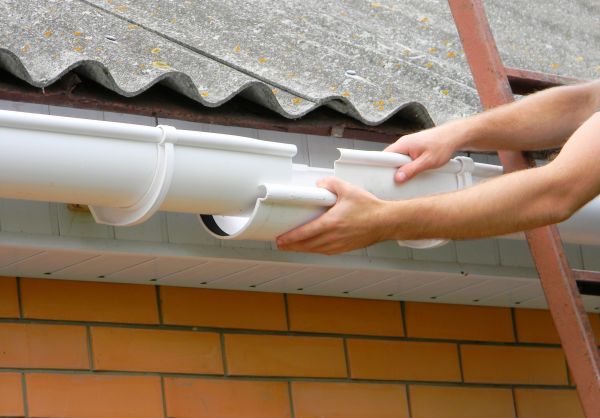 Cost of Gutter Hanging in Wylie
